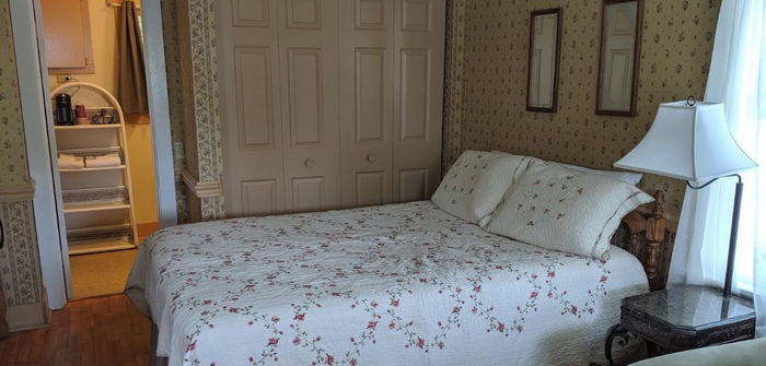 Portage Point Resort (Portage Point Inn) - Web Listing (newer photo)